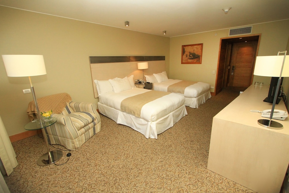 Premium Twin Room, Non Smoking (Volcano View) photo 2
