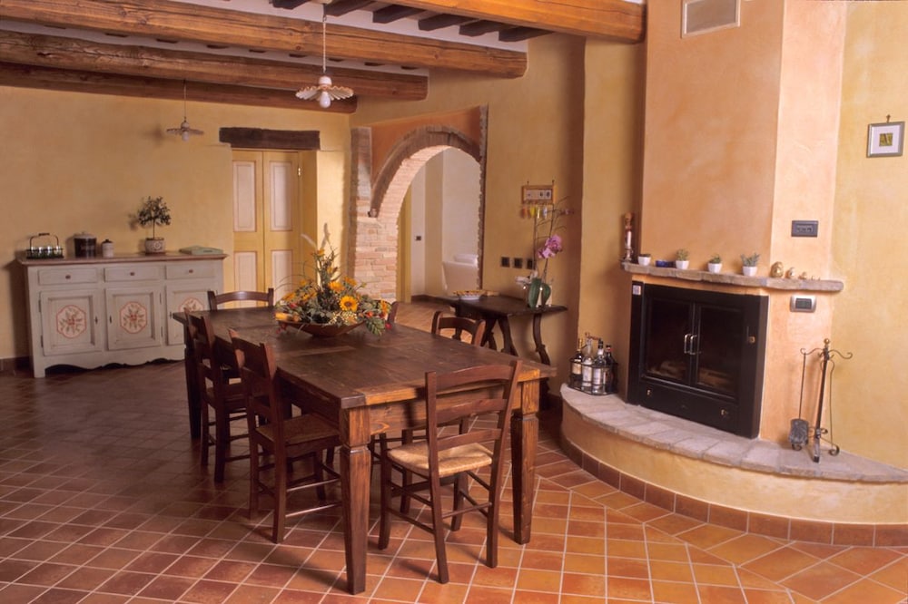 Traditional Apartment, 4 Bedrooms, Private Pool, Garden View photo 2