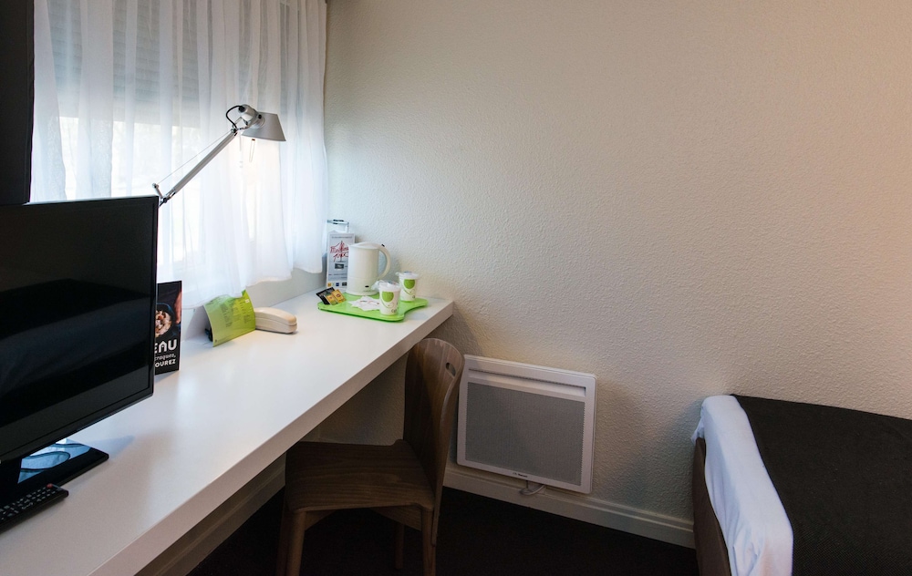 Standard Room, 2 Twin Beds (Junior Bed up to 10 years) - Photo 1