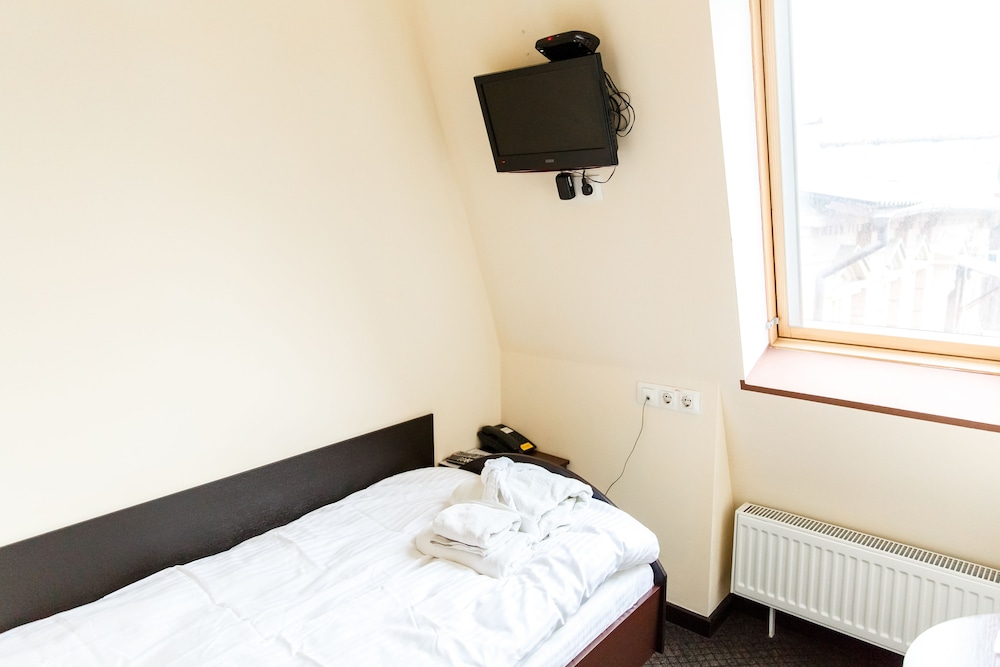 Economy Single Room, Shared Bathroom