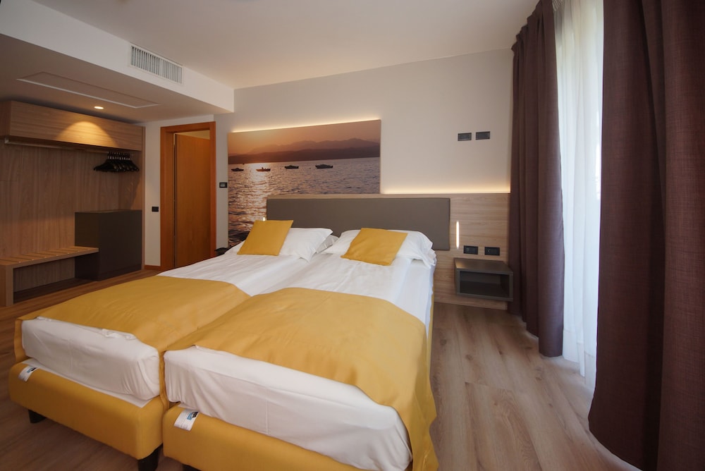 Economy Double or Twin Room photo 2