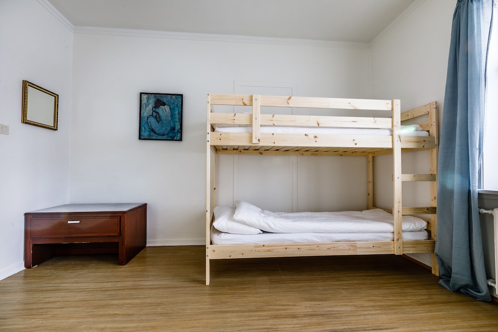 4 Person Bunk Bed photo 1