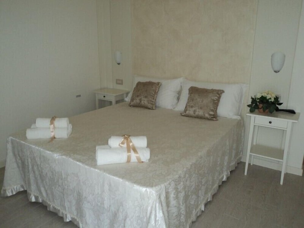 Standard Double Room - Photo 1