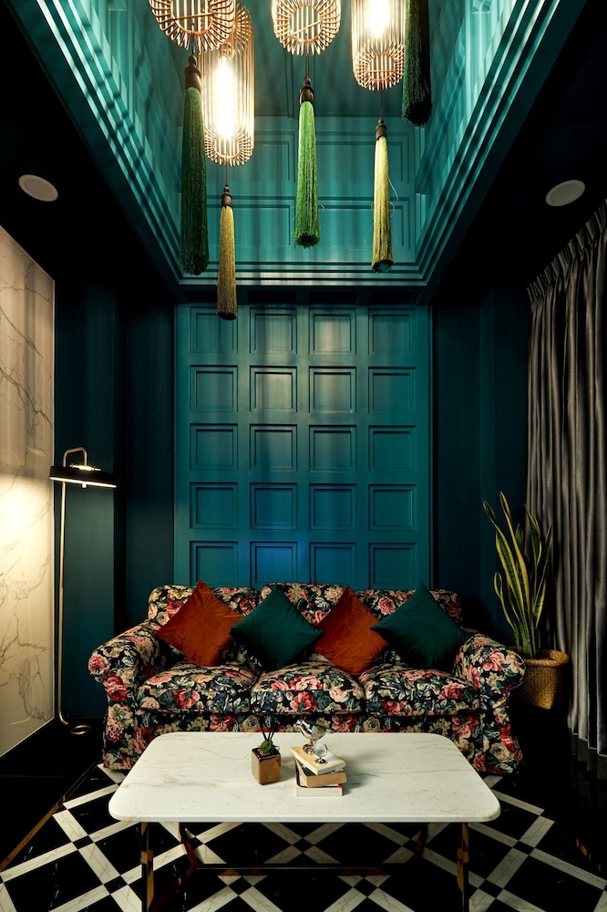 Deluxe Room, 1 King Bed - Photo 12