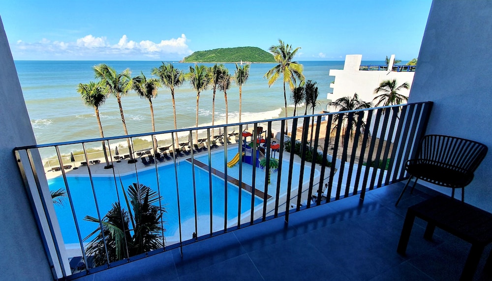Deluxe Double Room, 2 Double Beds, Ocean View - Photo 4