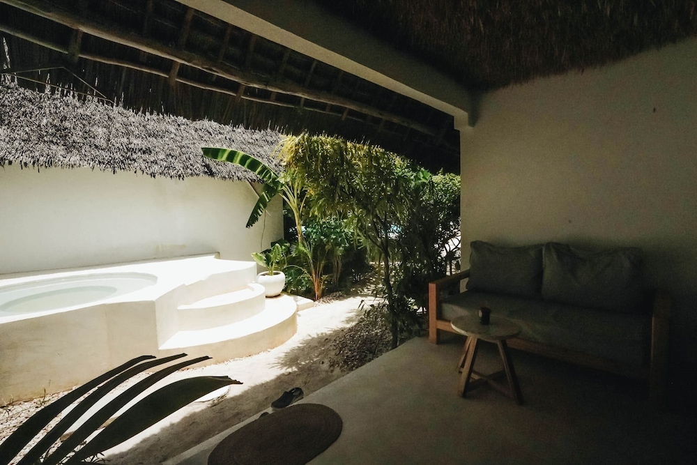 Deluxe Bungalow, Pool View