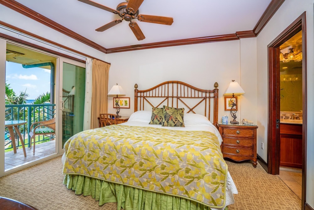 Condo, 1 King Bed, Pool View (Waipouli Beach Resort E-406) photo 3