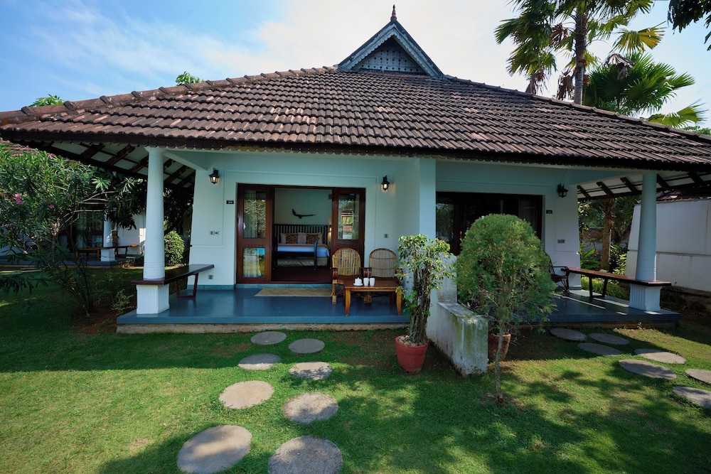 Poolside Premium Cottage photo 3