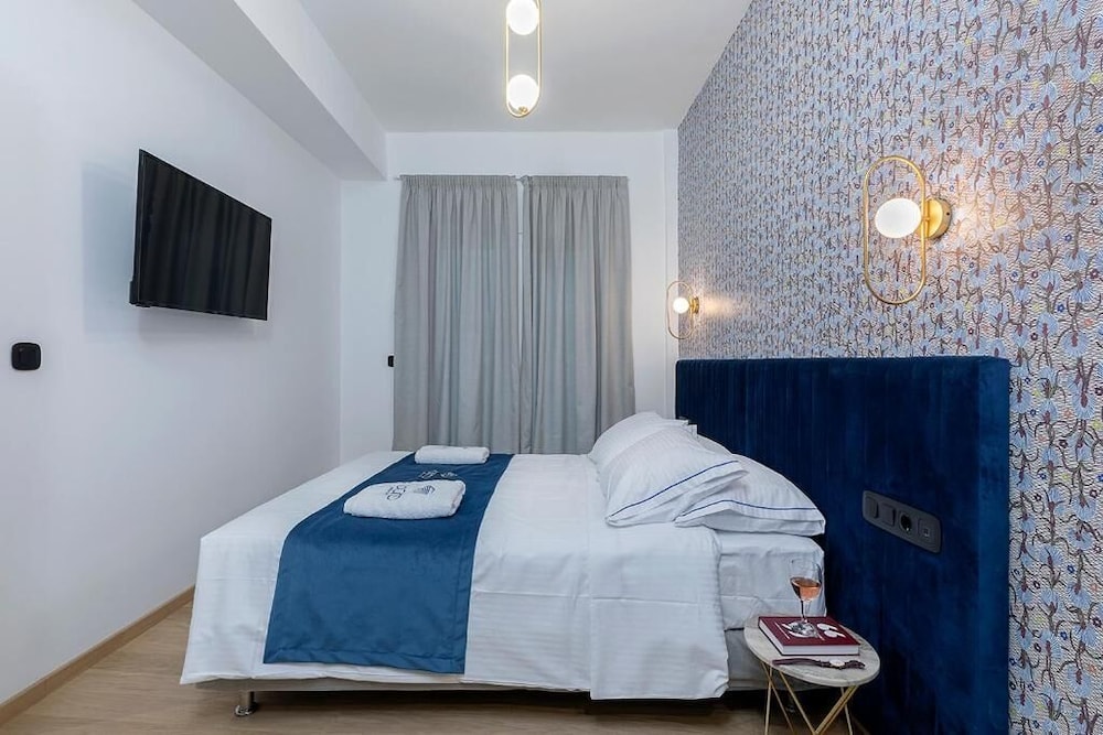 Family Suite with Balcony and Breathtaking View of the Acropolis photo 3