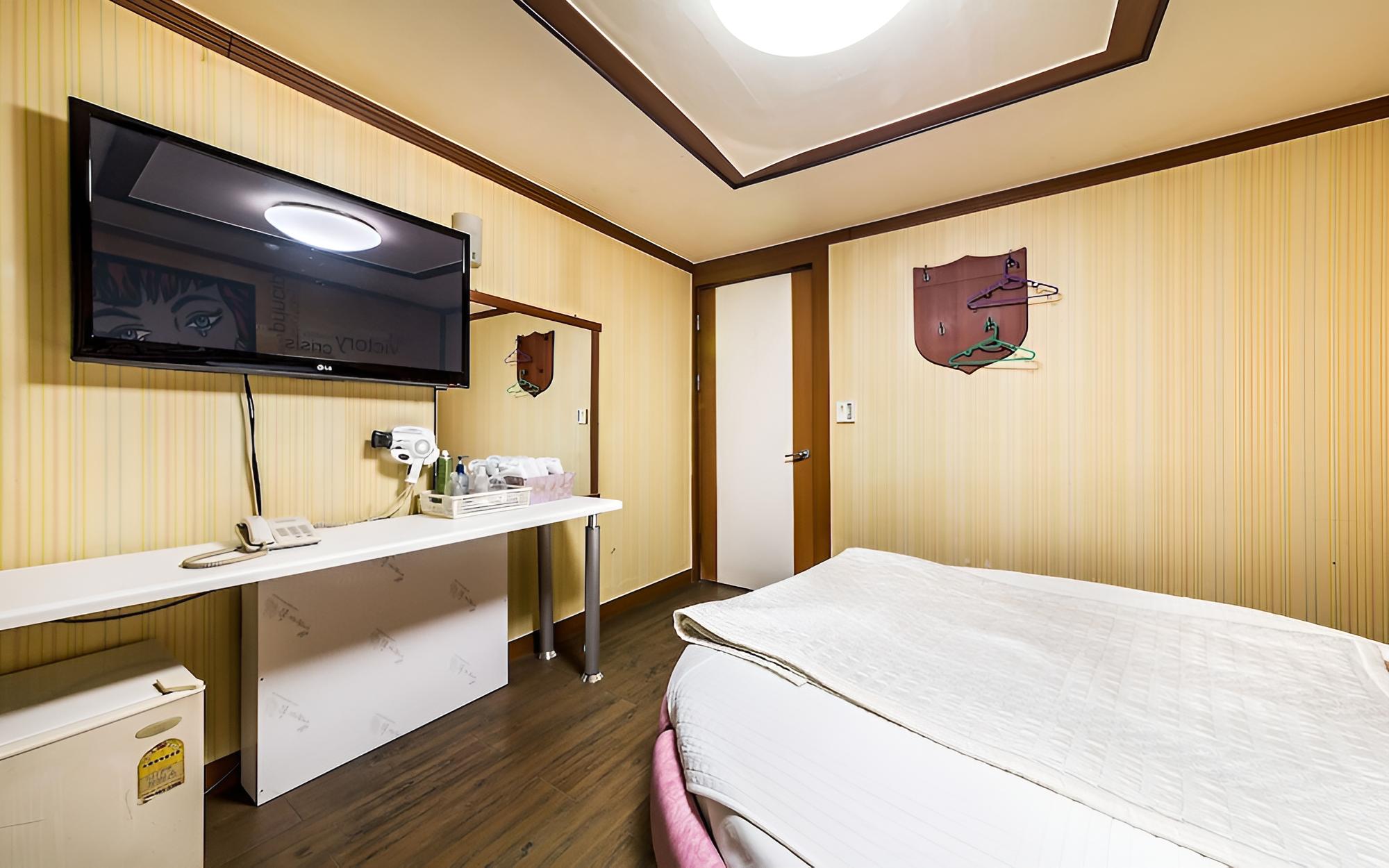 Room (General room) - Photo 16