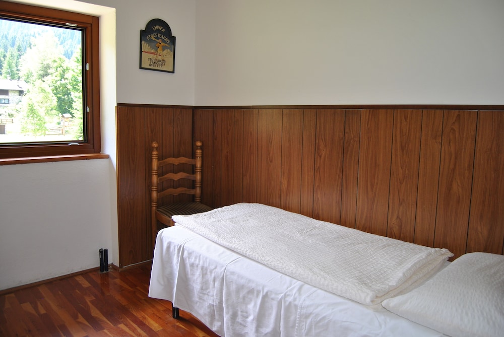 Single Room, Shared Bathroom photo 1