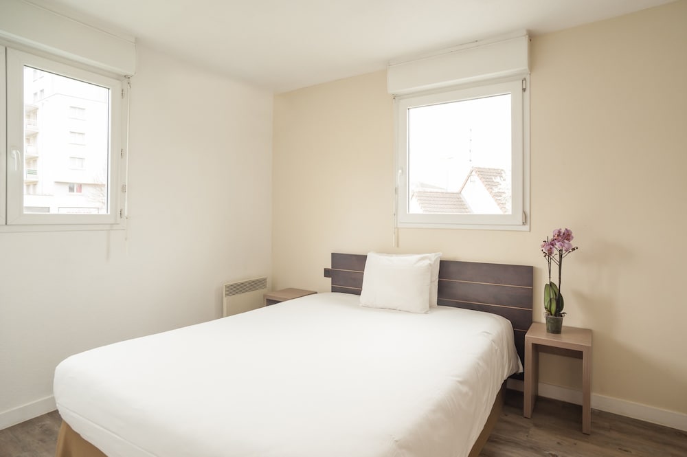 Standard Apartment - Photo 2