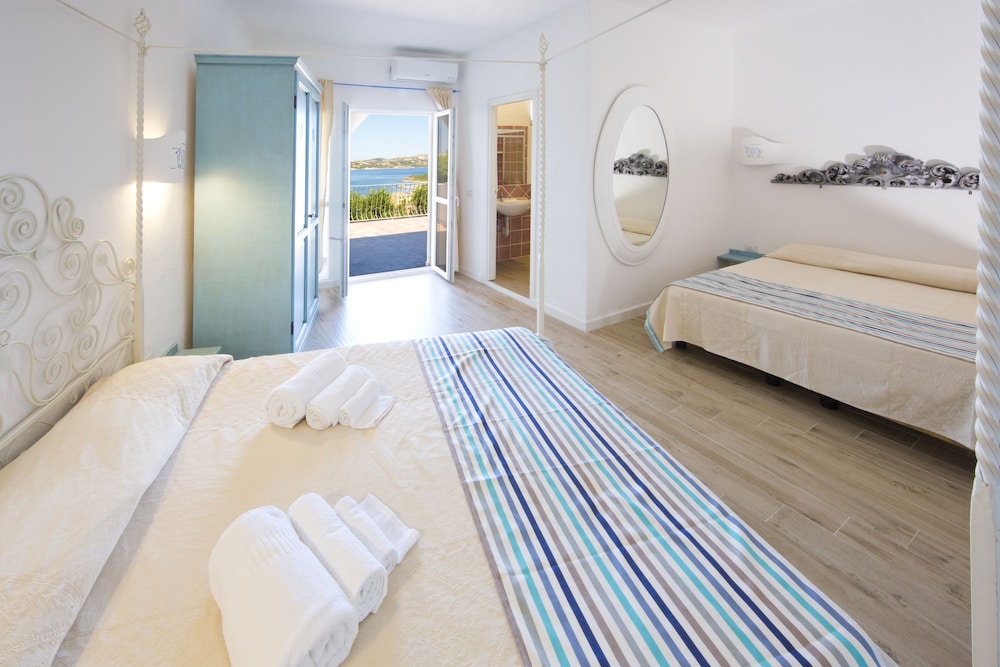 Family Suite, 2 Double Beds, Sea View