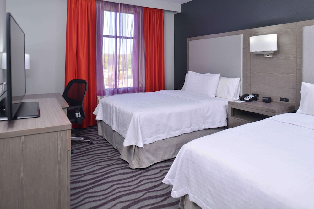 Suite, 2 Queen Beds, Accessible, Non Smoking (Hearing) photo 2