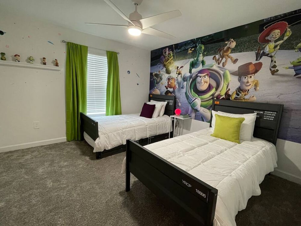 SL 4Br Walking Distance to Club, Photo 20