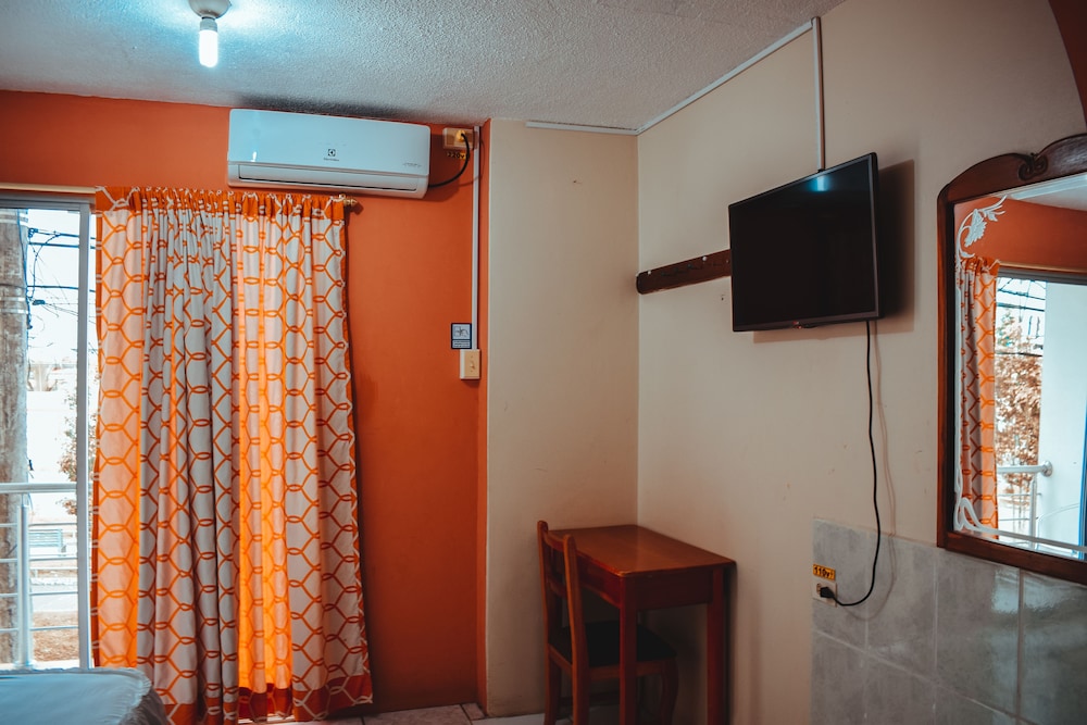 Comfort Single Room, 1 Queen Bed, Non Smoking photo 3