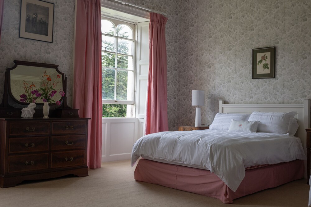 Executive Double Room, Ensuite, Mountain View (Main House) photo 1