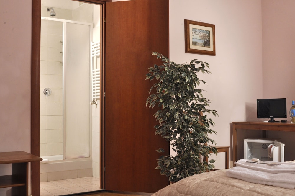 Double Room, Private Bathroom photo 3