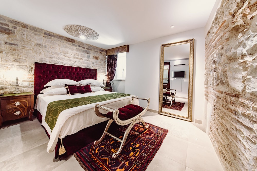Luxury Suite Augusti- Main building photo 2
