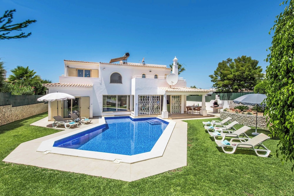 Villa (4 Bedrooms)