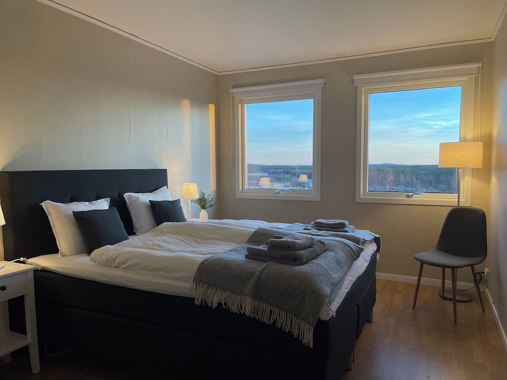 Double Room, 1 King Bed, River View, Courtyard Area photo 1