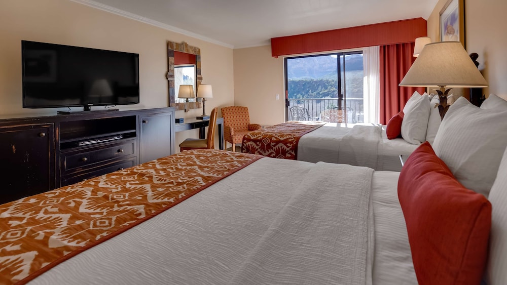 Standard Room, 2 Queen Beds, Non Smoking, Refrigerator (Red Rock View) thumbnail 5