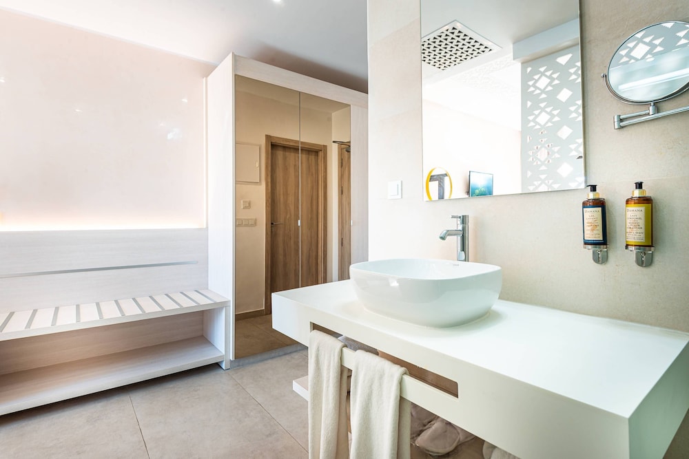 Double Room Hot Tub without Balcony