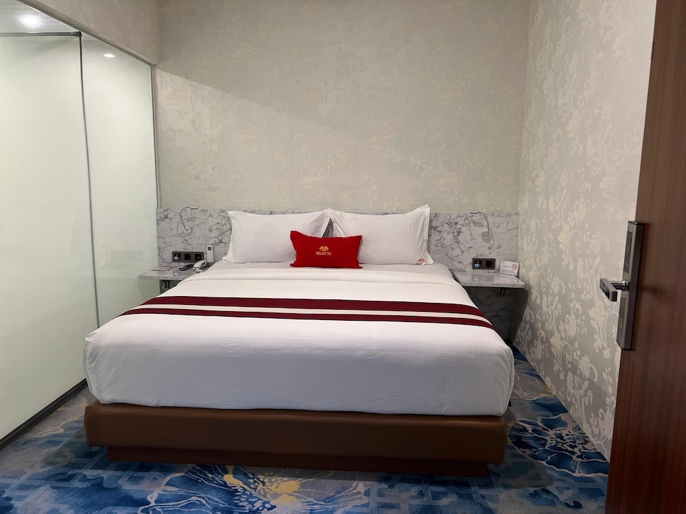 Comfort Room, 1 Bedroom - Photo 6