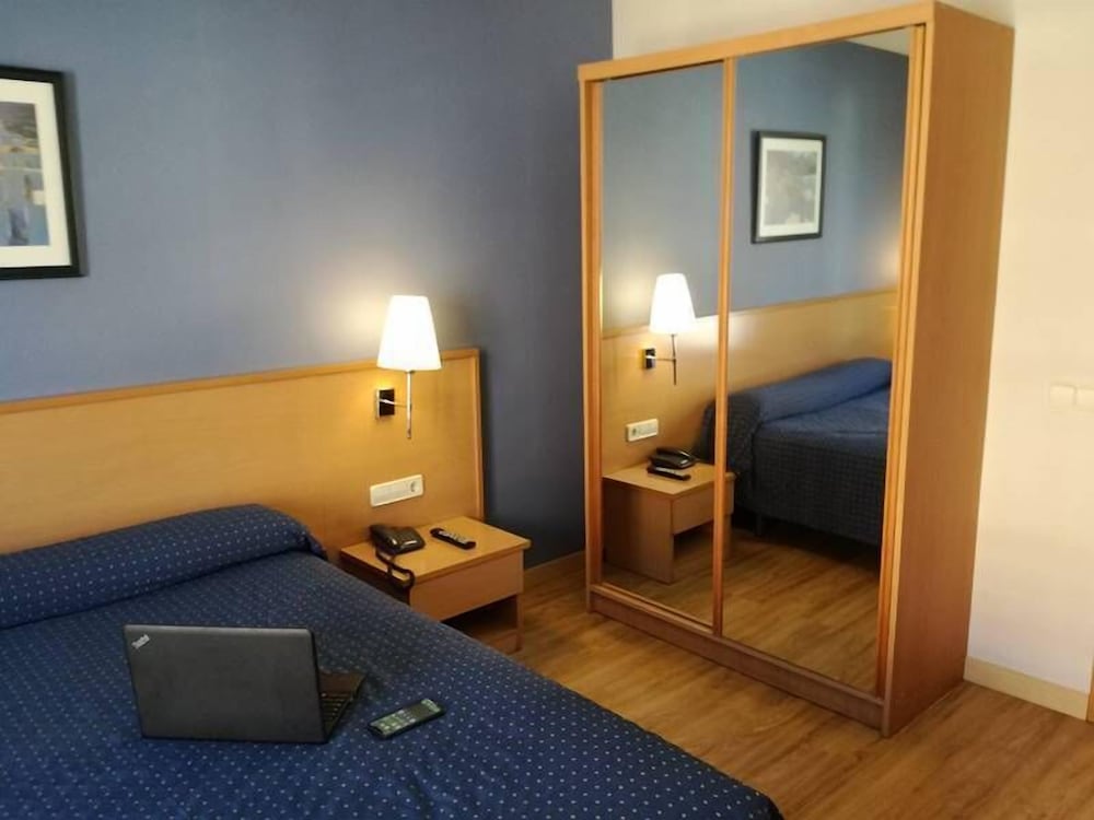 Double Room Single Use - Photo 9