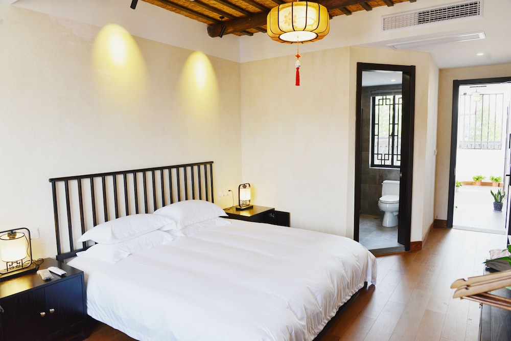 Standard Double Room, 1 King Bed photo 1