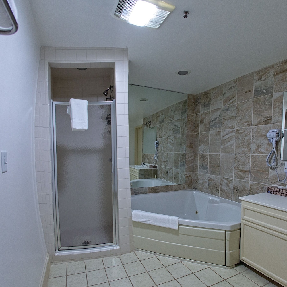 Suite, 1 Queen Bed with Sofa bed, Jetted Tub