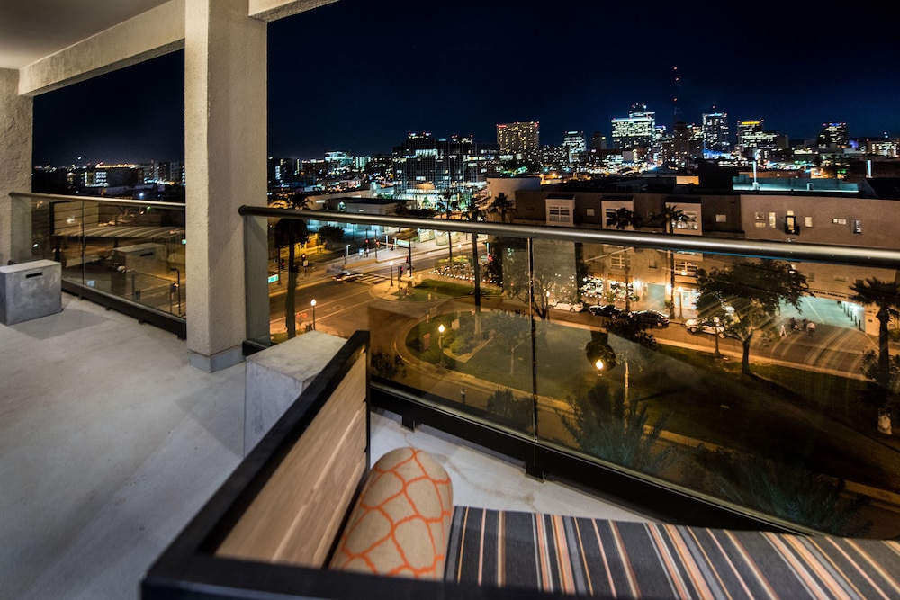 Suite, 1 Bedroom - Photo 6