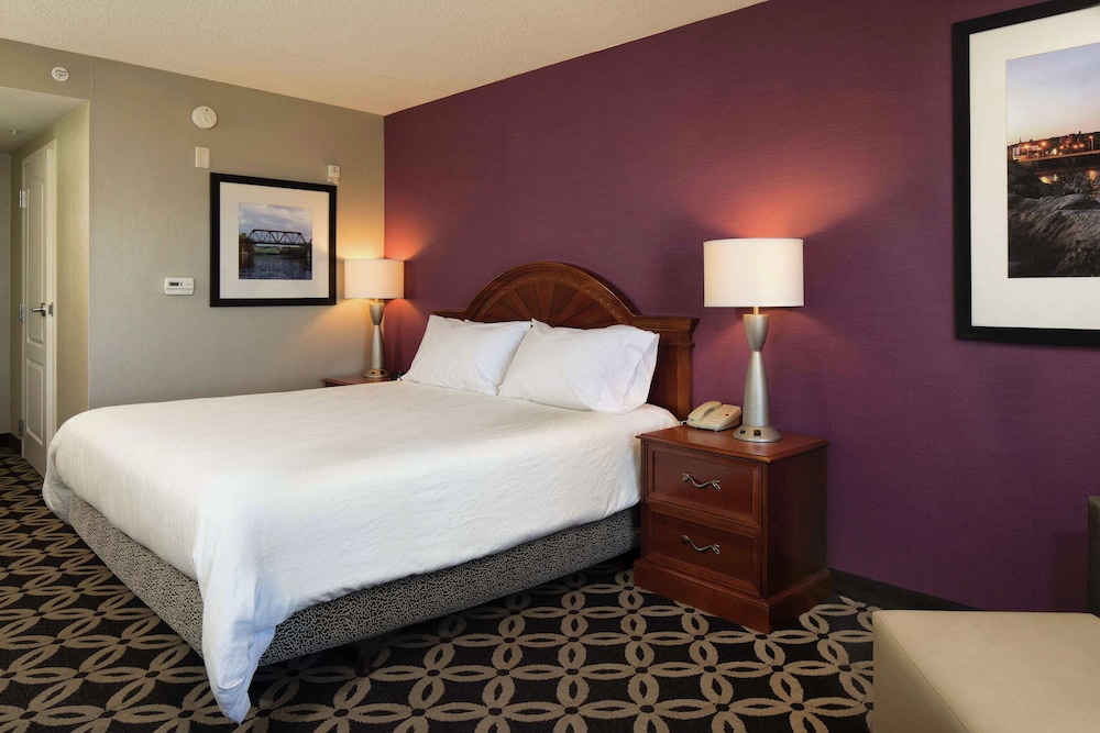 Room, 1 King Bed, Accessible, Bathtub (Hearing Impaired) photo 2