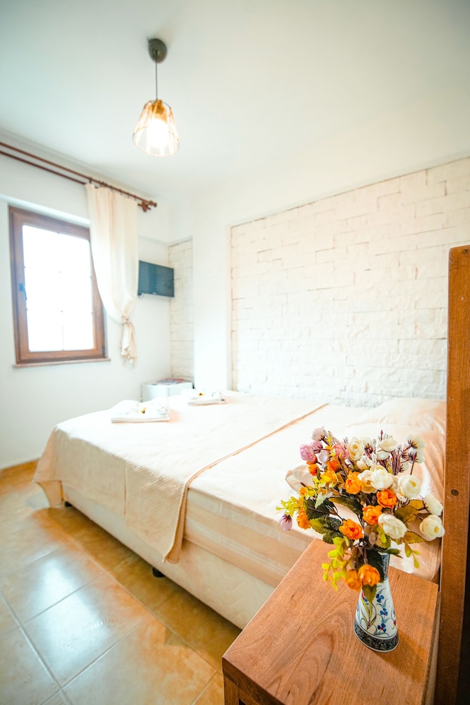 Standard Double Room, City View photo 3