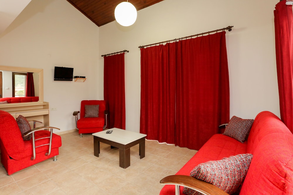 Family Room photo 1
