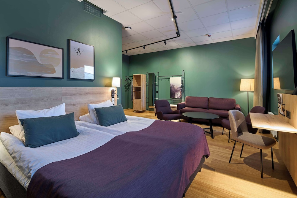 Superior Twin Room, 1 King Bed with Sofa bed photo 3