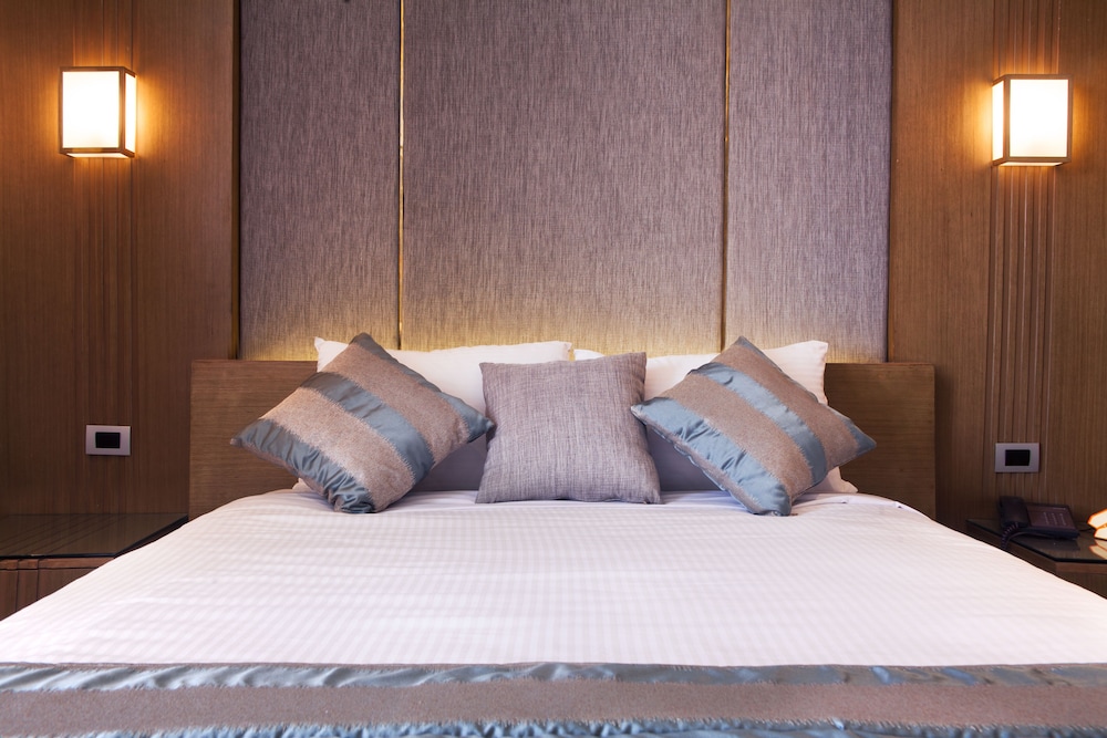 Deluxe Room - Photo 2