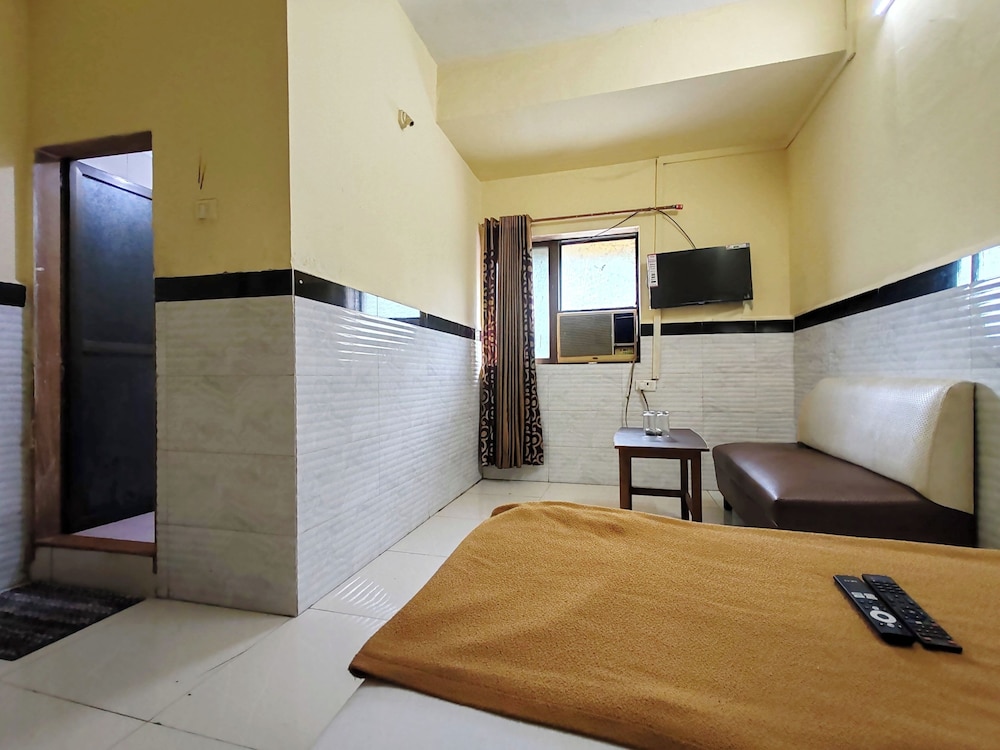Basic Double Room photo 2