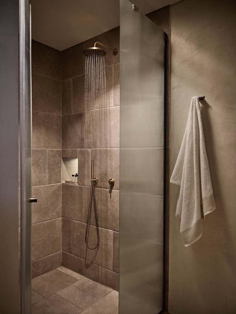 Superior Suite with Private Pool and Sea View - Photo 3