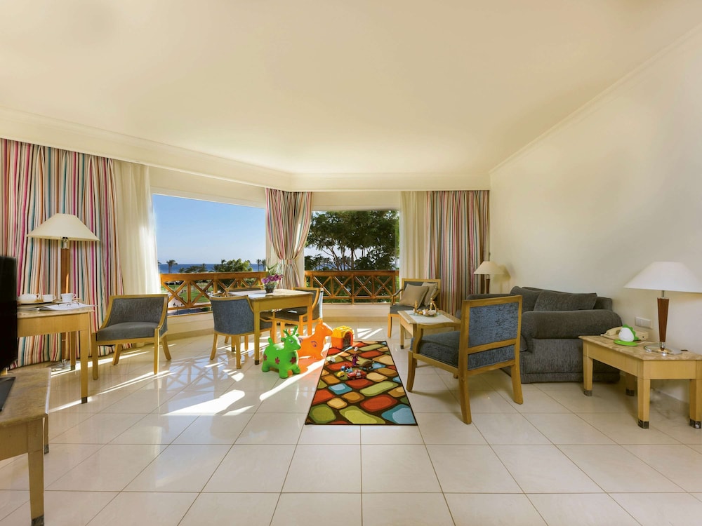 Family Room, 1 King Bed, Sea View