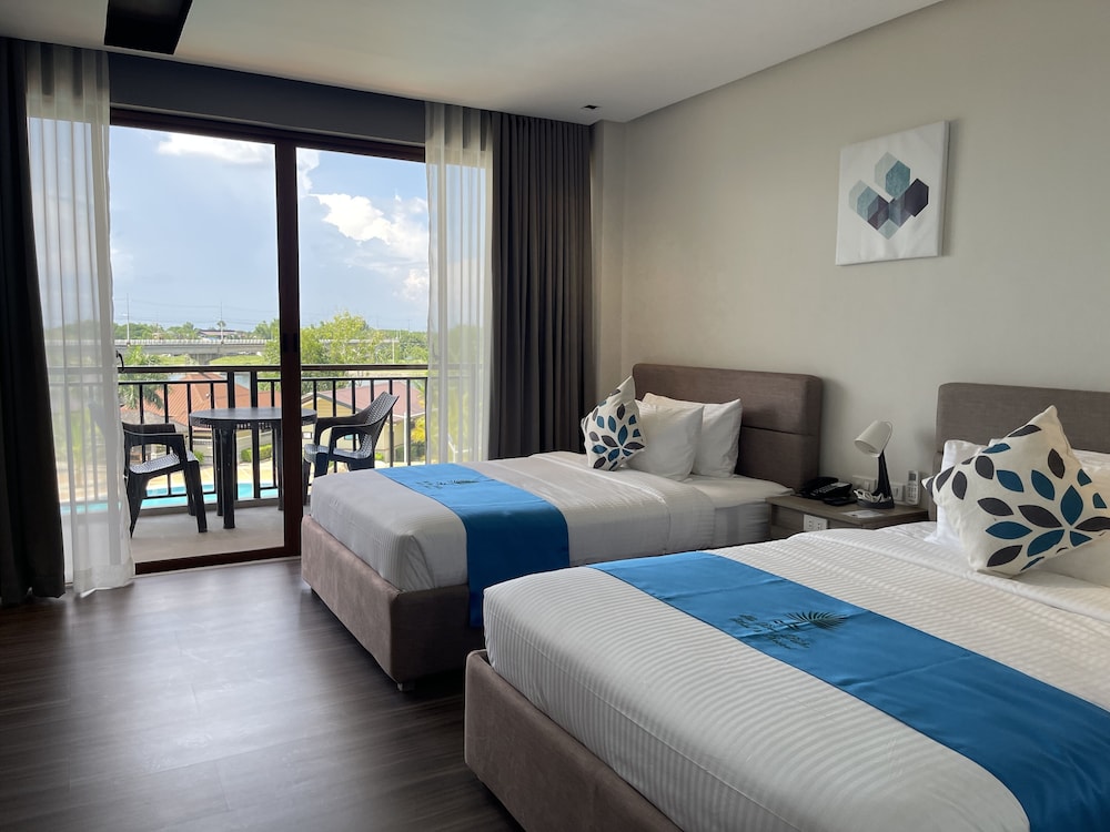 Deluxe Double Room - Photo 9
