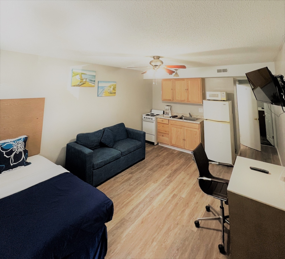 Apartment, 2 Queen Beds, Kitchenette photo 3