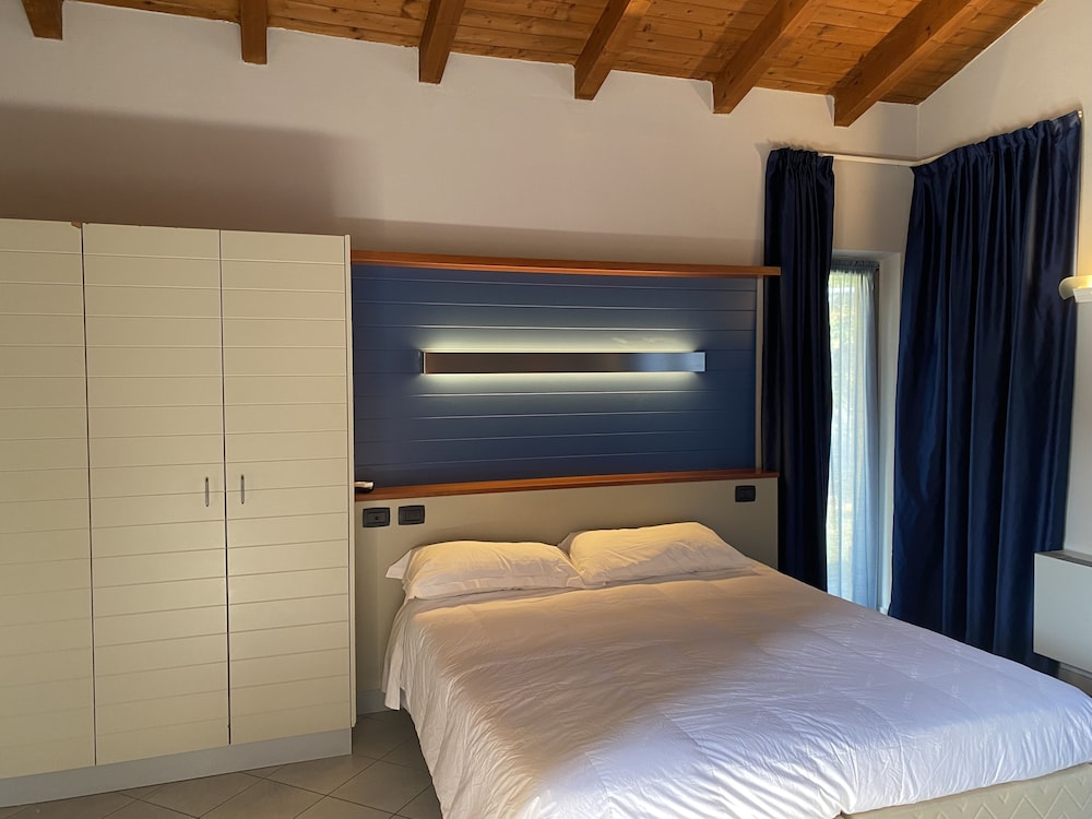 Huone Vieraiden Huone - Alba Village Hotelli Huone Twin Sängyt, Kuva 23
