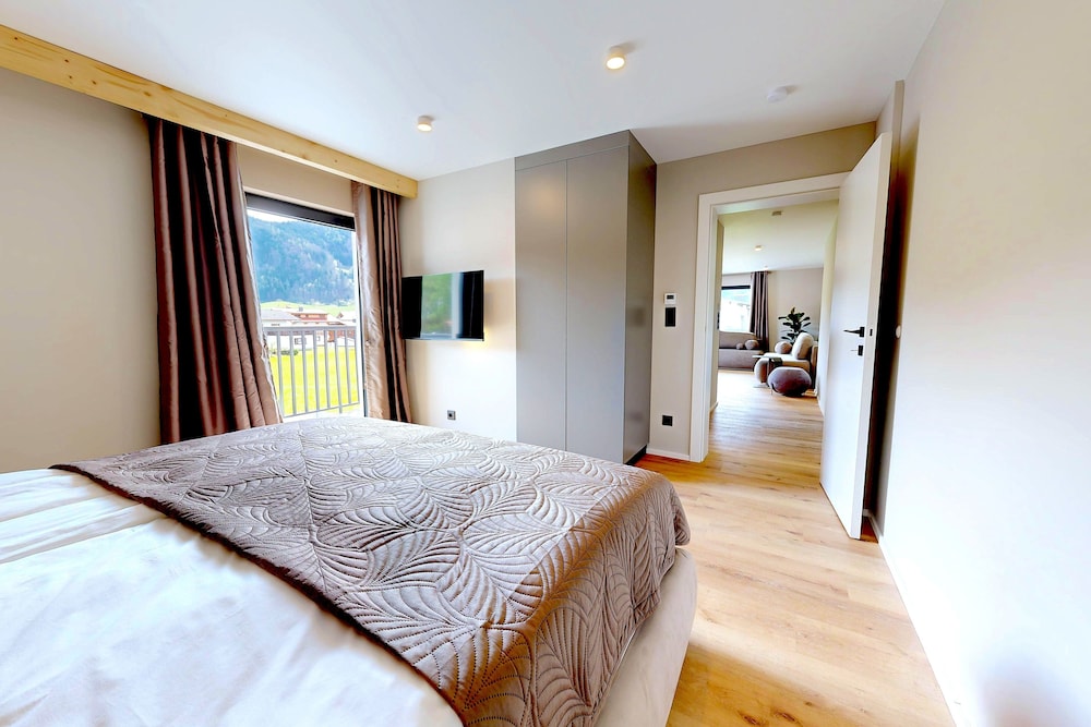 Signature Apartment, Multiple Beds, Mountain View photo 2