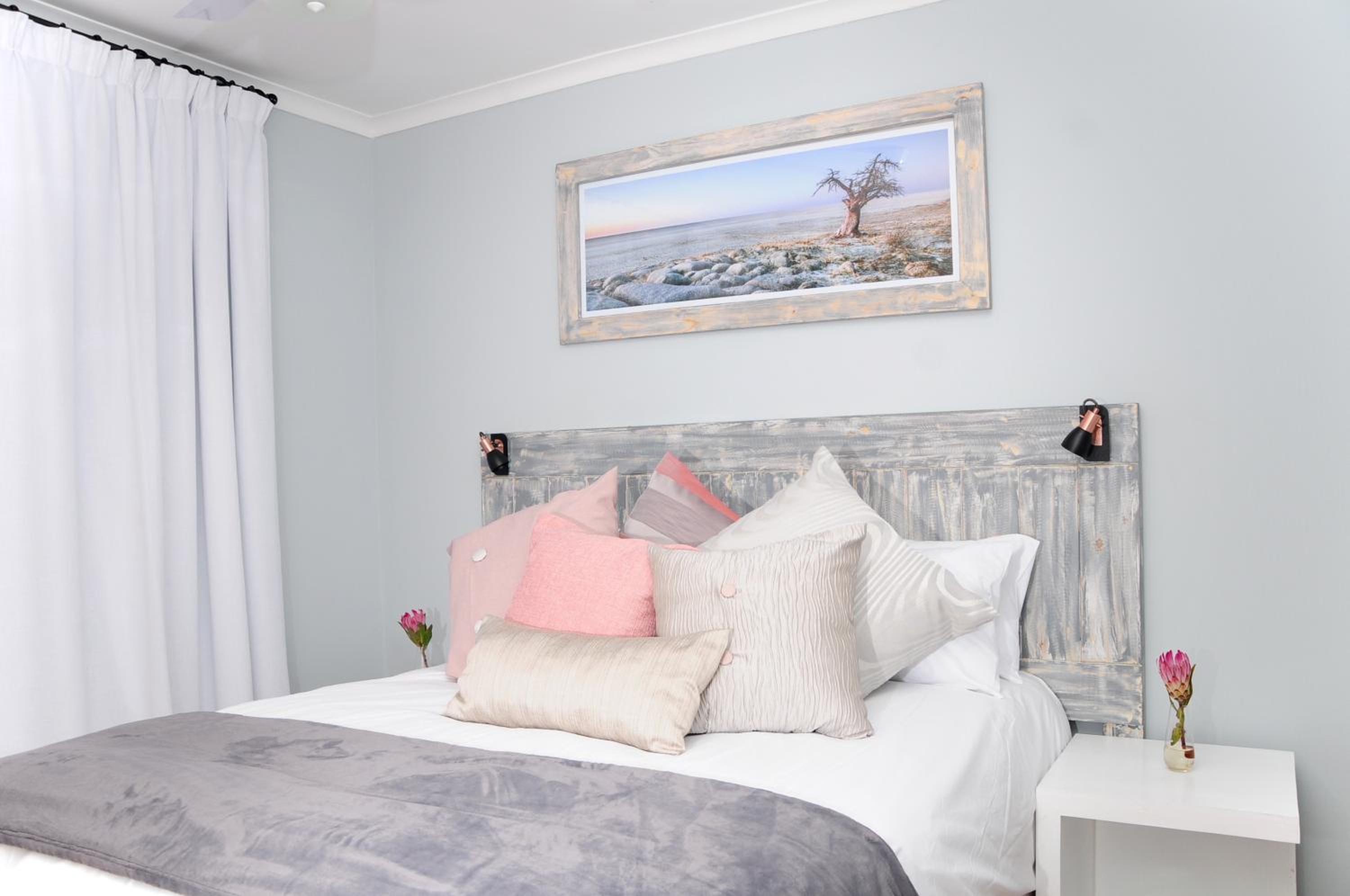 Family Apartment with Mountain Views and Terrace photo 1