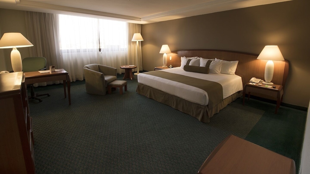 Room, 1 King Bed (Preferencial) - Photo 4