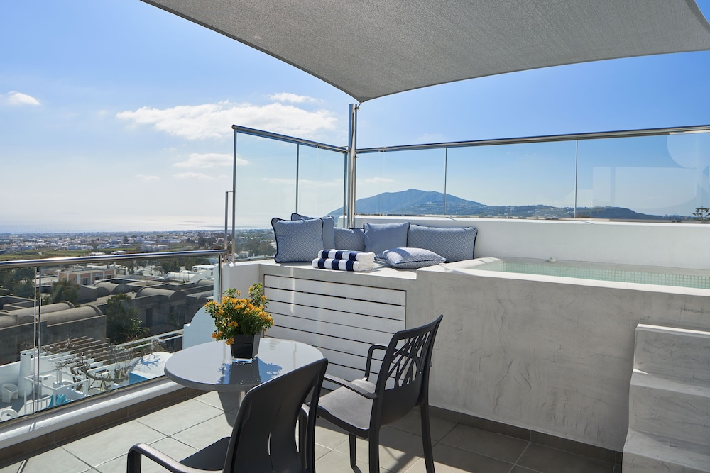 Suite, Hot Tub, Ocean View - Photo 16