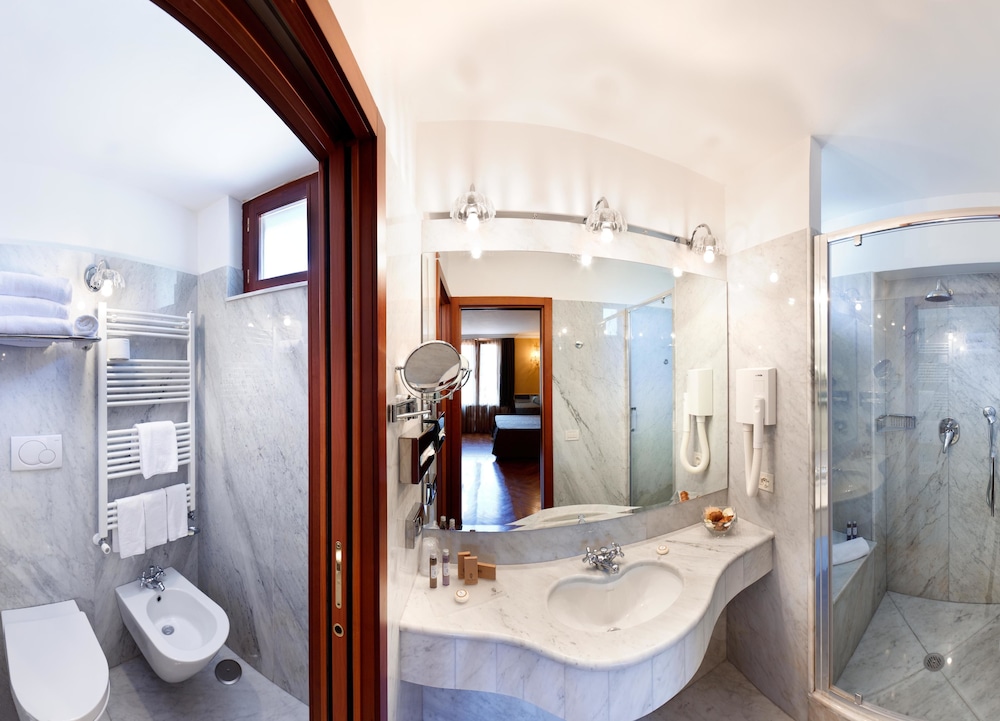 Deluxe Triple Room, Sea View - Photo 5