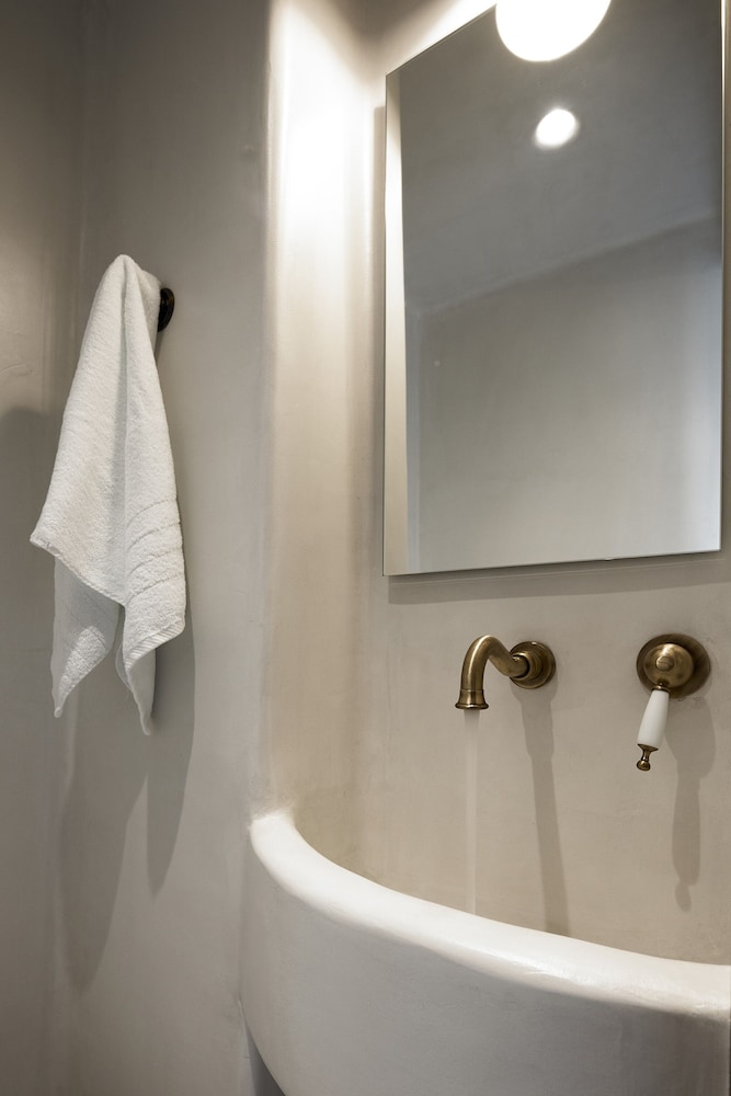 Premier Suite - Photo 3