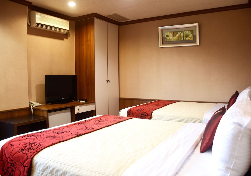 Deluxe Quadruple Room photo 3